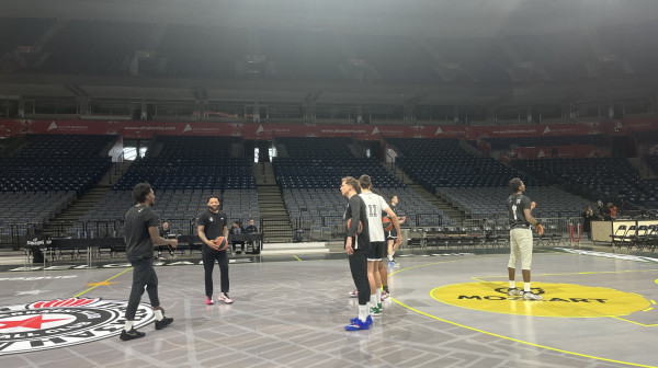 Trojke sa pola kao najava osvete: Partizan će igrati za Vujoševića VIDEO