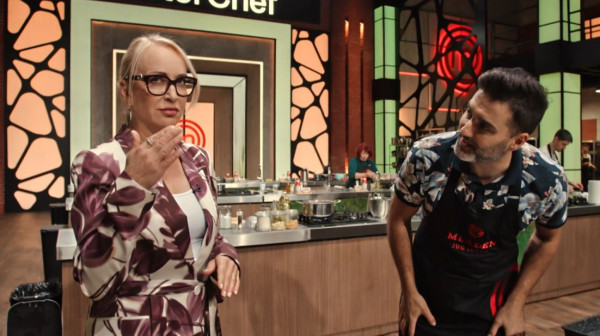 "Kuku, lele" Sudija komentarisala haos na stolu, pa probala sos – a reakcija…