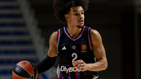 Zvezdin poklon iz Francuske – Pariz demolirao Makabi