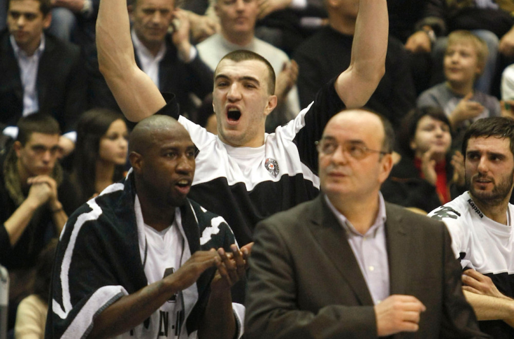 Emotivni oproštaj od Vujoševića: Mamu ti je**m...