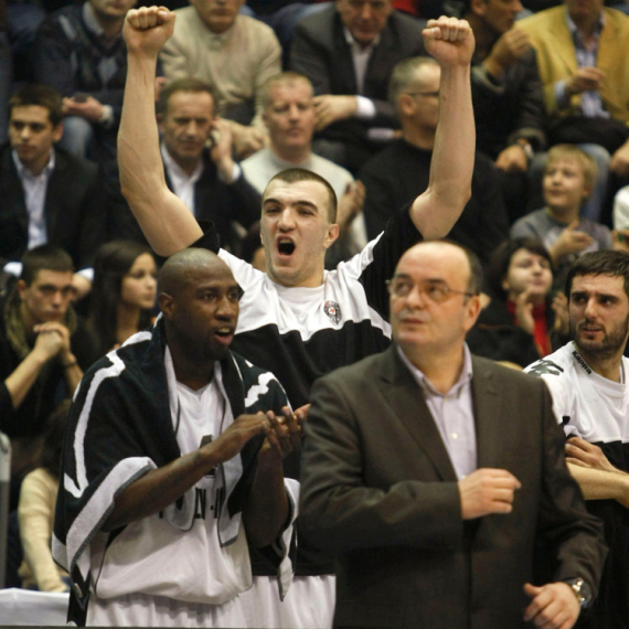 Emotivni oproštaj od Vujoševića: "Mamu ti je**m..."