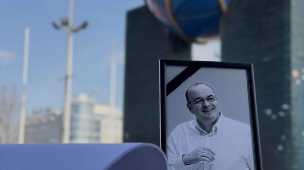 Knjiga žalosti ispred Arene – za Duška Vujoševića