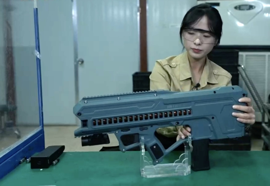 Kina napravila novo oružje: Ispaljuje do 2.000 metaka u minuti, a ne koristi barut FOTO