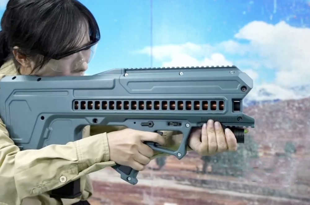 Kina napravila novo oružje: Ispaljuje do 2.000 metaka u minuti, a ne koristi barut FOTO