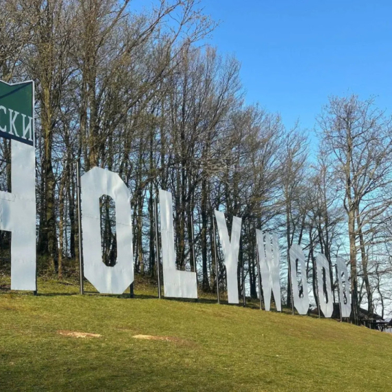 Ovo je jedna od najpopularnijih prolećnih lokacija u Srbiji: Brojni animirani junaci u "srpskom Holivudu"