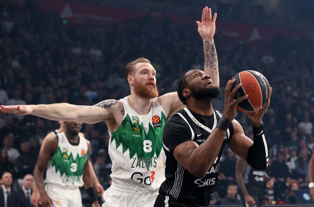 Trojka Kalatesa uz zvuk sirene!