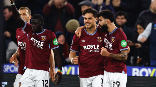 "Čekićari" ostavili Totenhem u zoni ispadanja