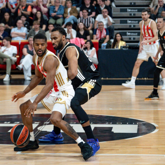 Zvezda se vratila na kolosek – Batler i Nvora namestili "nišanske sprave" VIDEO