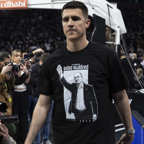 Poslednja ruža natopljena suzama