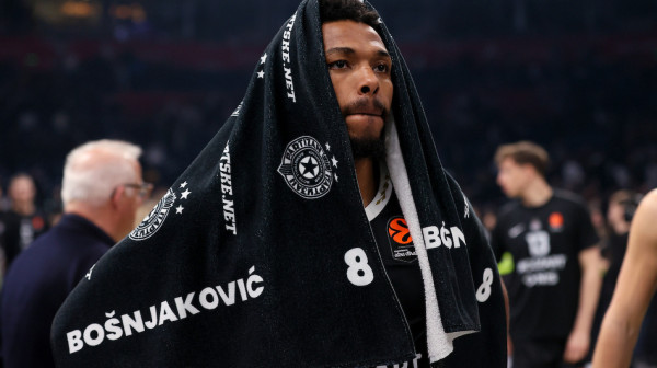 Sterling Braun bio uhapšen, a sada dobio 750.000 dolara