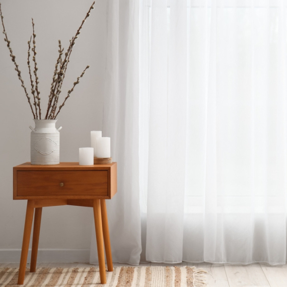 Umesto izbeljivača – jedan jeftin sastojak iz kuhinje: Kako da zavese uvek budu snežno bele?