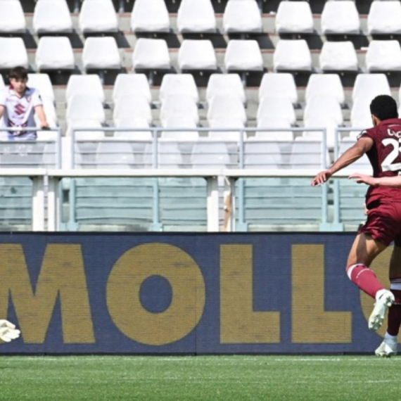 Torino gurnuo Veronu ka Seriji B, Kaljari gleda ka opstanku