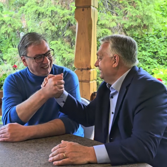 Vučić podržao Orbana pred izbore: "Mi Srbi smo drugačiji, jer i da izgubiš, bićemo zauvek zahvalni" FOTO