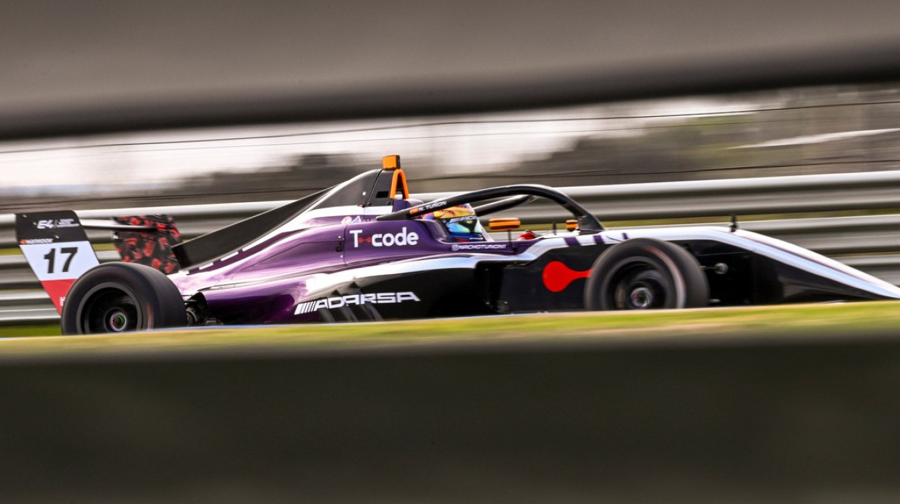 Strašan sudar u Formuli 4 – Srbin učestvovao u karambolu VIDEO