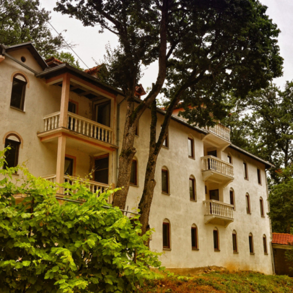 Američki pripadnici KFOR-a prešli u pravoslavlje: Krstili se na Kosovu i Metohiji VIDEO