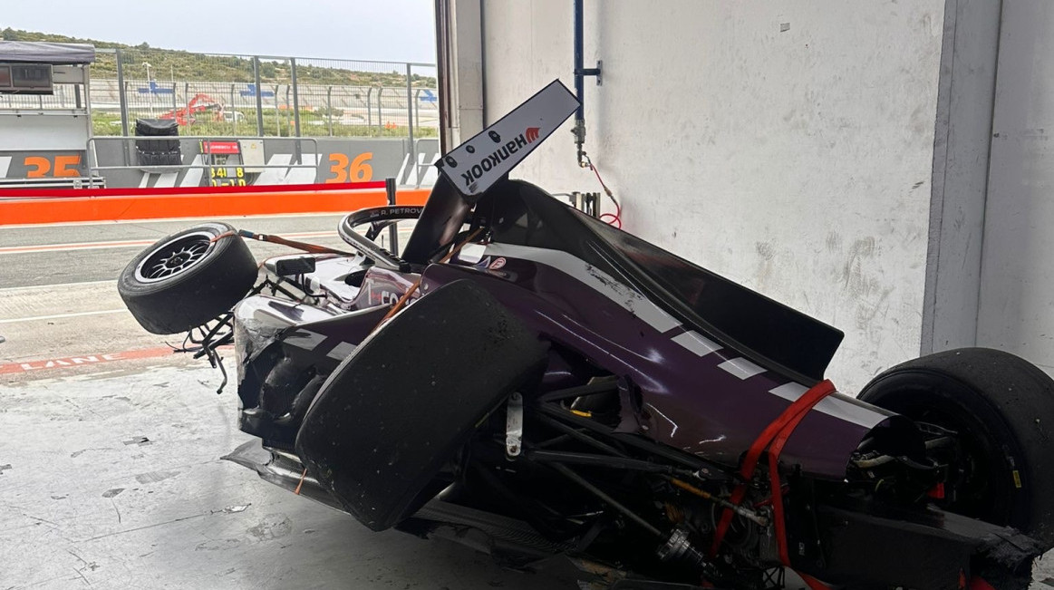 Centimetri delili od katastrofe – ovako izgleda bolid srpskog vozača u formuli 4 VIDEO