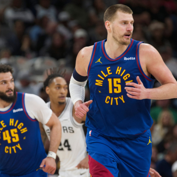 Jokić ostao u konkurenciji za MVP nagradu – Denver pobedio 12. put u nizu VIDEO