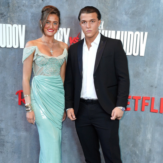 Ćerka Tajsona Fjurija prvi put u javnosti s verenikom: Ona 16, on 17 godina i staju na "ludi kamen" FOTO