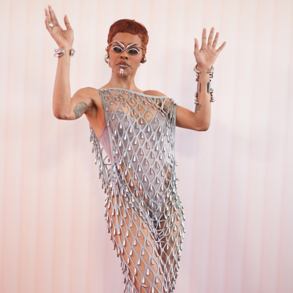 "Pomalo bizarno, ali to je ona" FOTO