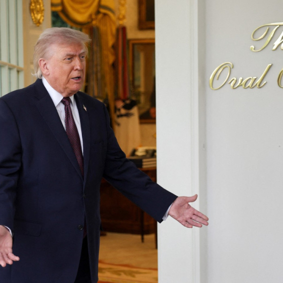 Tramp objavio: "Može li neko, molim vas, reći papi..."