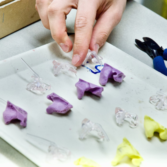 Beograd dobija novu fabriku: Austrijski Neuroth pokreće proizvodnju ušnih umetaka