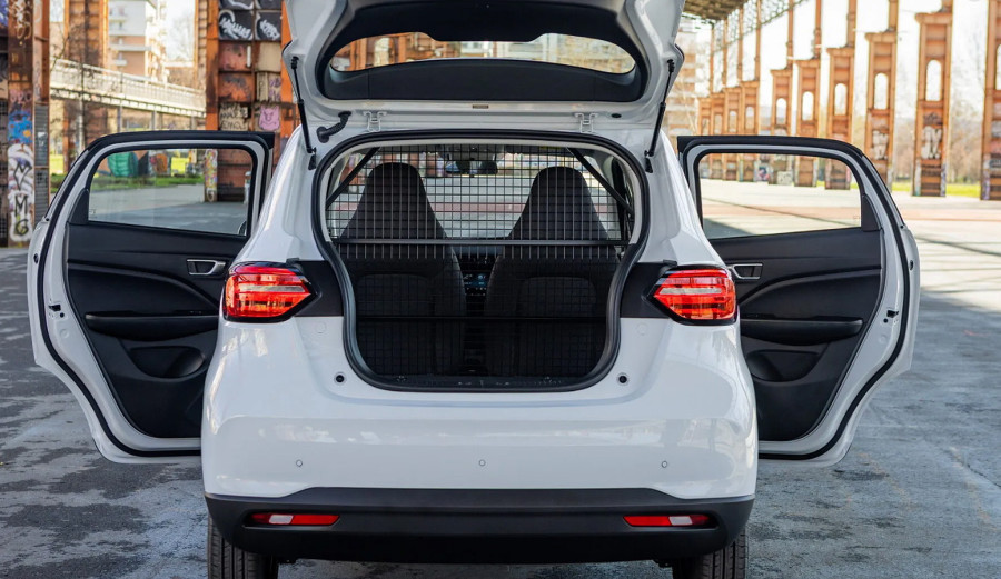 Stellantis pretvorio mali kineski gradski auto u dostavno vozilo za evropske ulice FOTO