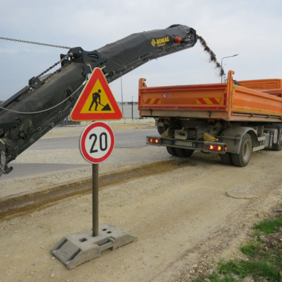 Veliko sređivanje: Radovi na uređenju putne infrastrukture na teritoriji Kragujevca FOTO