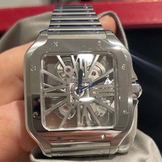 Na aerodromu Nikola Tesla zaplenjena luksuzna roba u vrednosti većoj od 40.000 evra