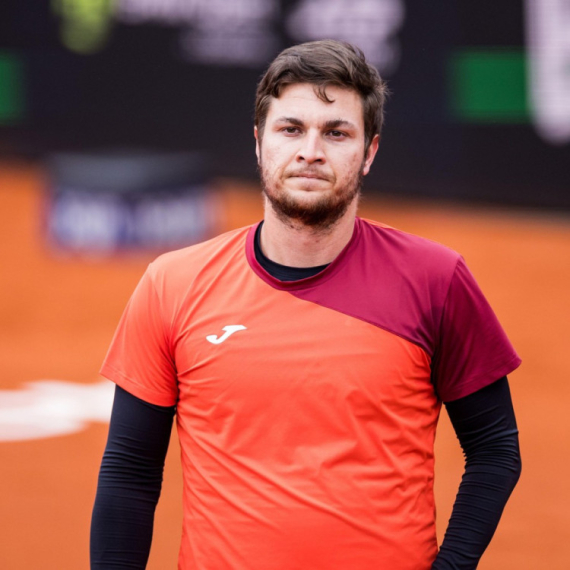 Kecmanović posle velike borbe poražen od Zvereva