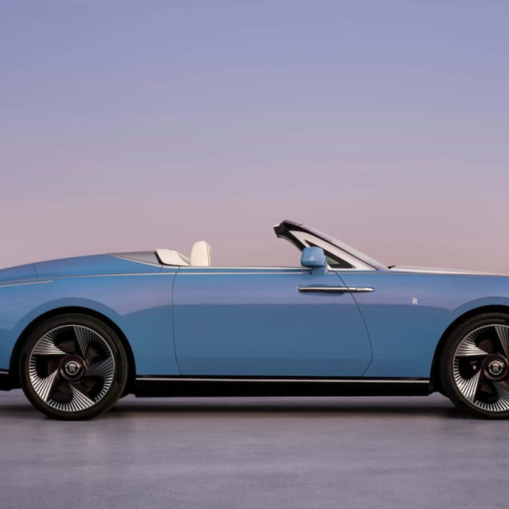 Rolls-Royce predstavio najluksuzniji kabriolet godine: Samo 100 primeraka za odabrane FOTO