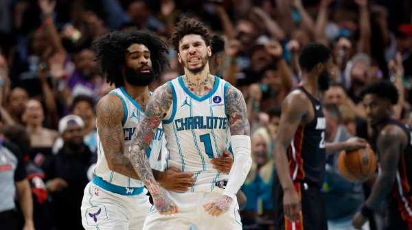 Kraj sezone za Majami i Jovića – Bol odveo Šarlot u finale plej-ina! VIDEO