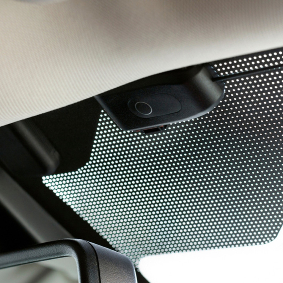 Mnogi vozači ne znaju čemu služe crne tačkice na šoferšajbni: Imaju važnu ulogu