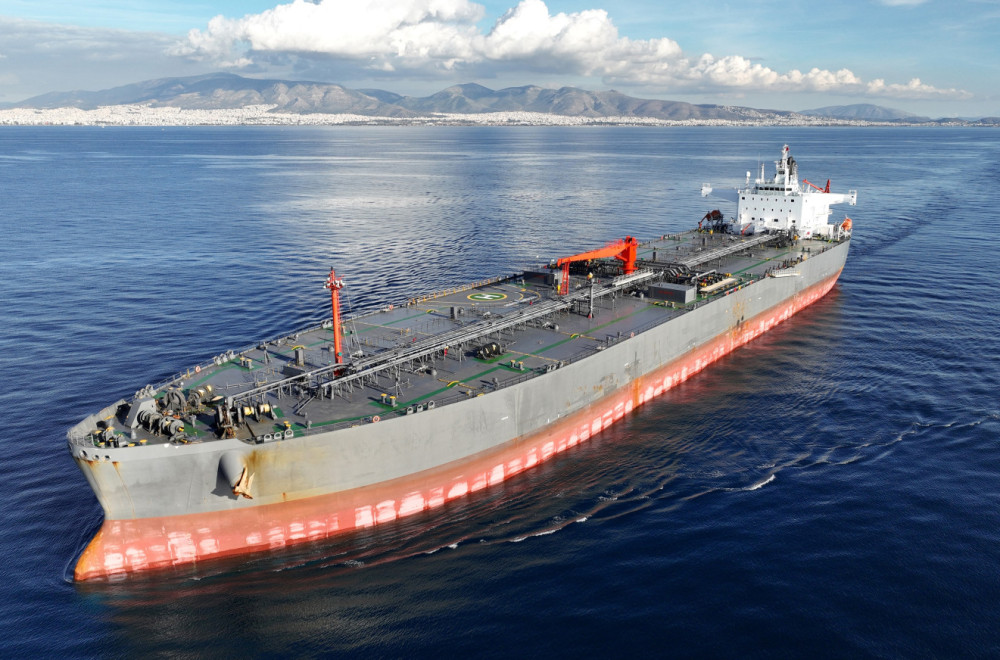 Iranian supertanker breaks through U.S. blockade