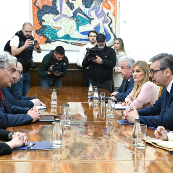 Vučić završio konsultacije sa predstavnicima Narodne stranke