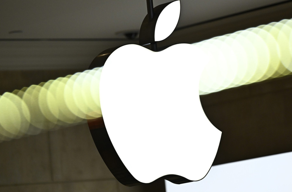 iPhone Fold stiže 2026: Da li će nevidljivi ekran uništiti konkurenciju?