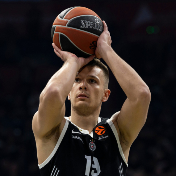 Lakić pred oproštaj od Evrolige: "Žao mi je što se sezona završava za nas"