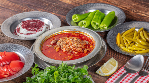 Turci pobesneli zbog poteza Grka: "Ponovo hoće da prisvoje tradicionalno jelo"