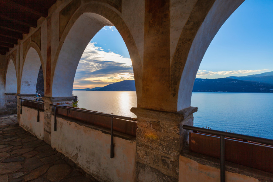 Mesto u Italiji na kojem se dramatično susreću priroda i ljudske sudbine: Skriveni kutak poznatog jezera FOTO
