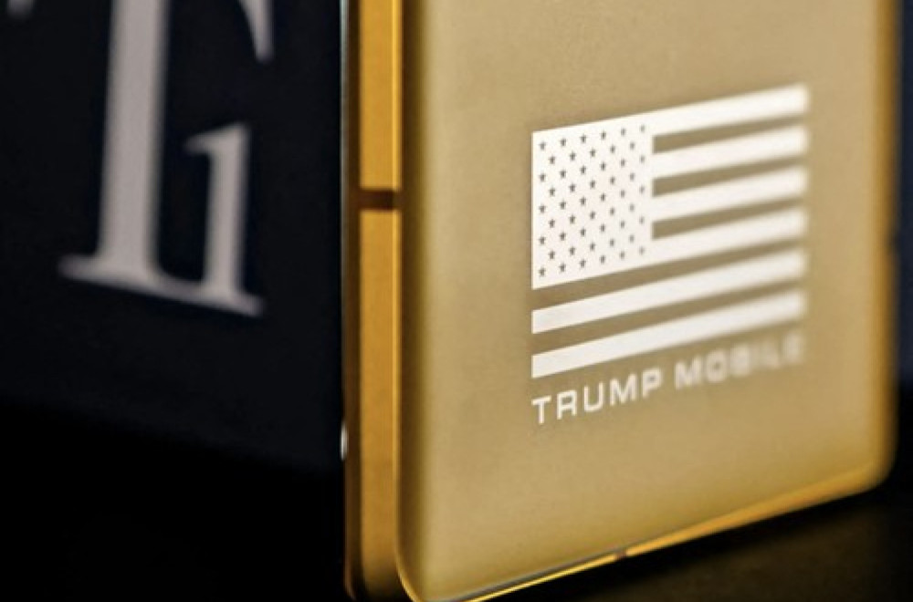 Trampov telefon doživeo promene, a još nije ni u prodaji FOTO