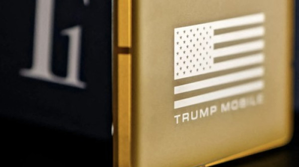 Trampov telefon doživeo promene, a još nije ni u prodaji FOTO
