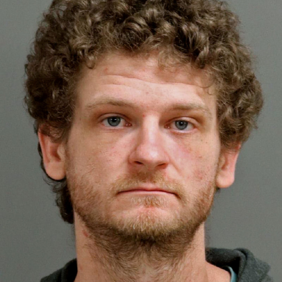 Od dečje zvezde do zatvora: Glumac iz "Igara gladi" uhapšen zbog pokušaja ubistva FOTO