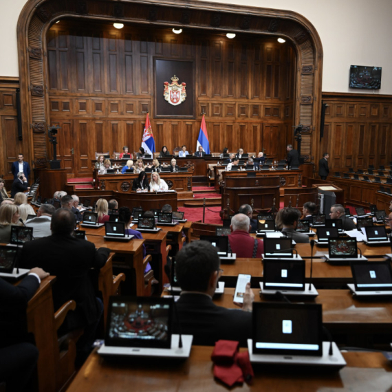 Poslanici nastavili objedinjenu raspravu; Jovanov: "Nema te histerije koja će moći da menja volju naroda"