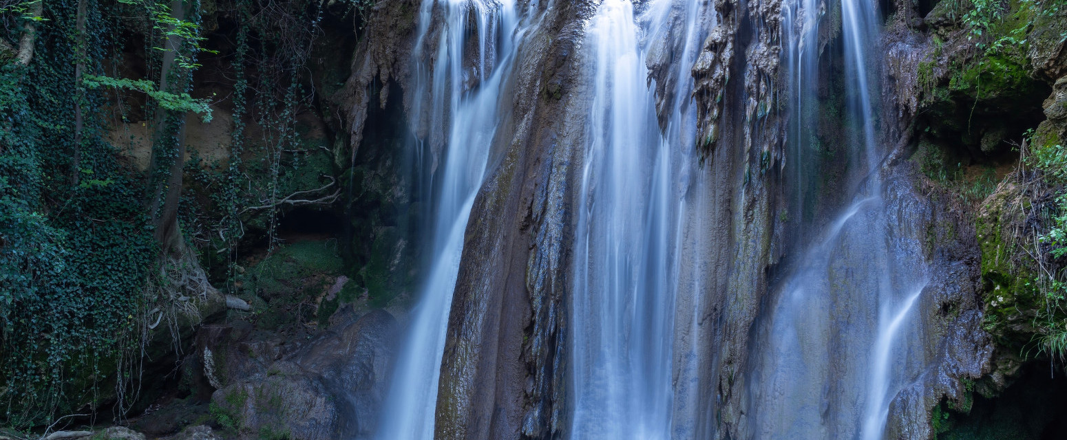 Ovo nije Bali – ovo je Srbija: Nestvaran vodopad i tirkizno jezero privlače sve veći broj turista FOTO