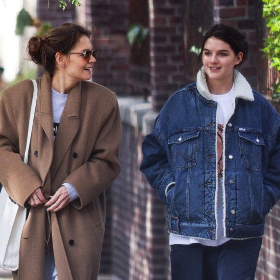 Tata i mama su joj velike zvezda, a ona uskoro puni 20 godina: Pogledajte kako izgleda FOTO