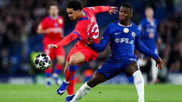 Čelsi "vezao" Kaiseda