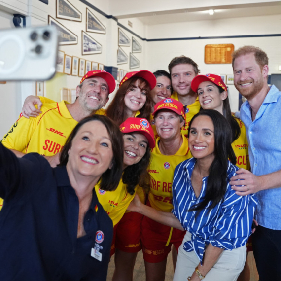 Žalila se na "težak život", pa zaradila bogatstvo: Skupo druženje i selfi sa Megan Markl FOTO
