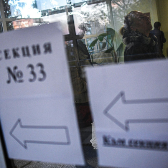U Bugarskoj sutra prevremeni parlamentarni izbori; Pravo glasa ima skoro 6,6 miliona glasača