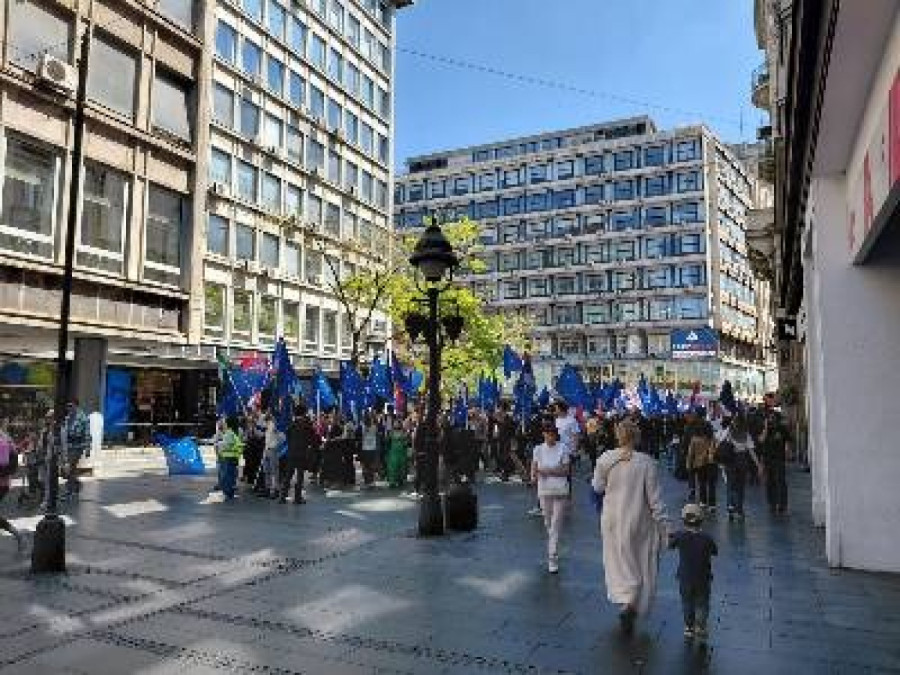 U Beogradu se okupilo 200 pristalica Evropskog pokreta FOTO