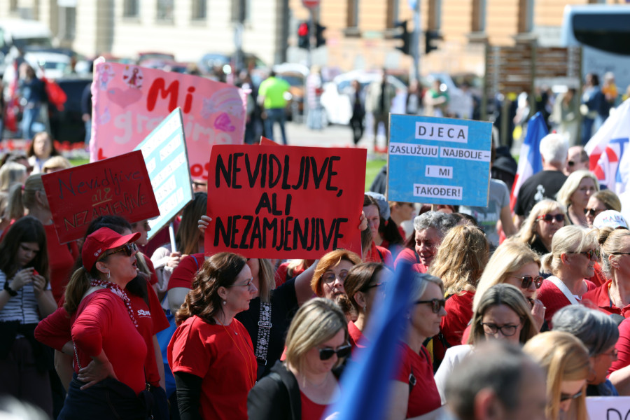 Veliki protest u Zagrebu: Povećajte plate i penzije ili... FOTO