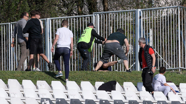 Fudbaler Radnika preskočio ogradu i uleteo u tuču na Banovom brdu
